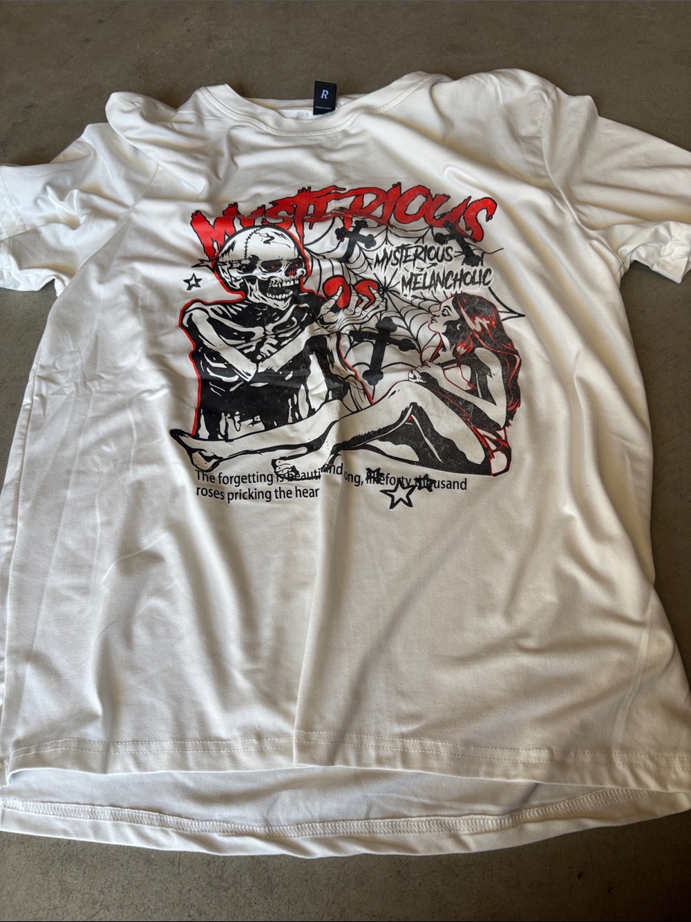 ROMWE White Short Sleeve Tee with Black & Red Skull Graphic